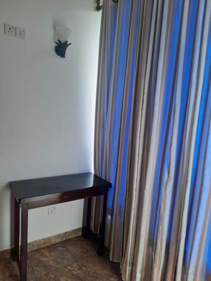 White Surfing Beach Resort Unawatuna Exterior photo