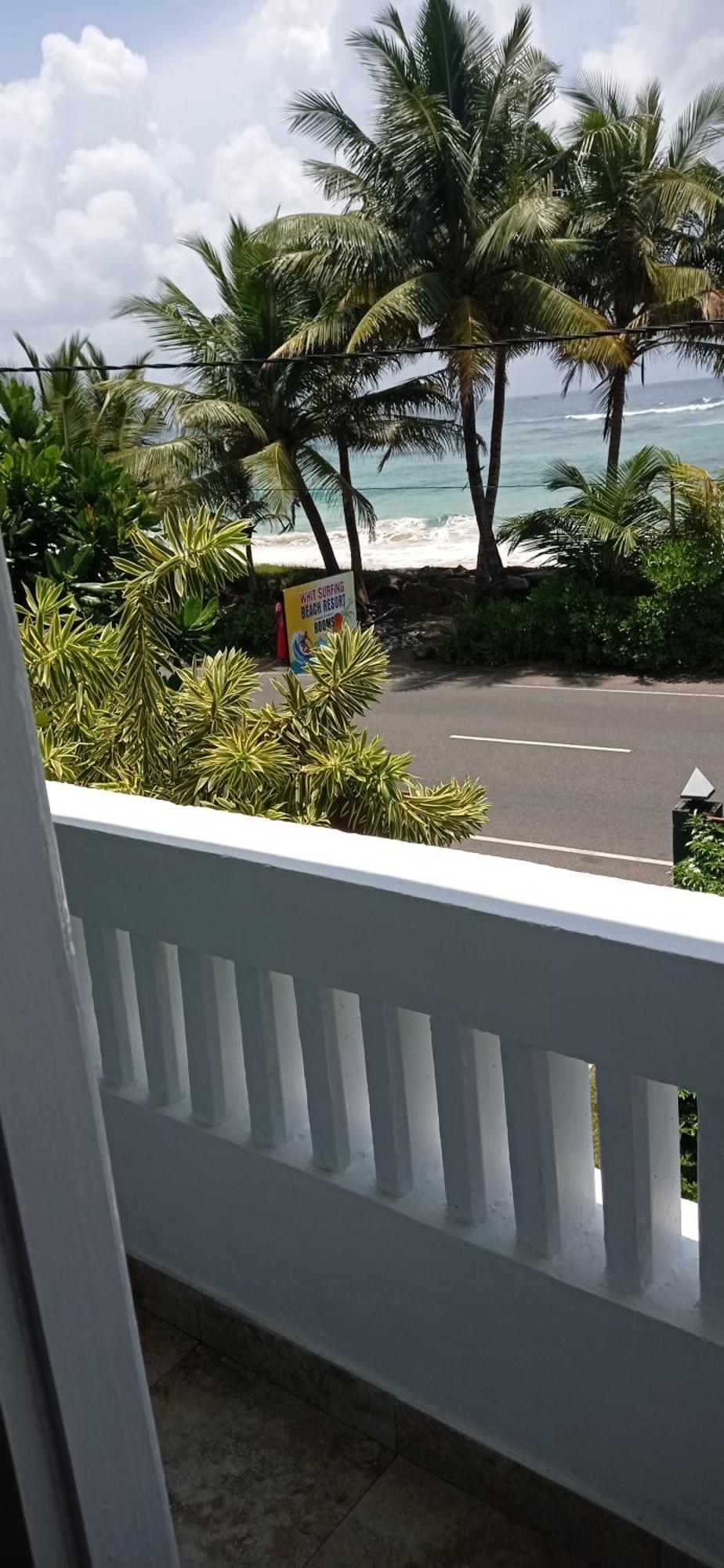 White Surfing Beach Resort Unawatuna Exterior photo